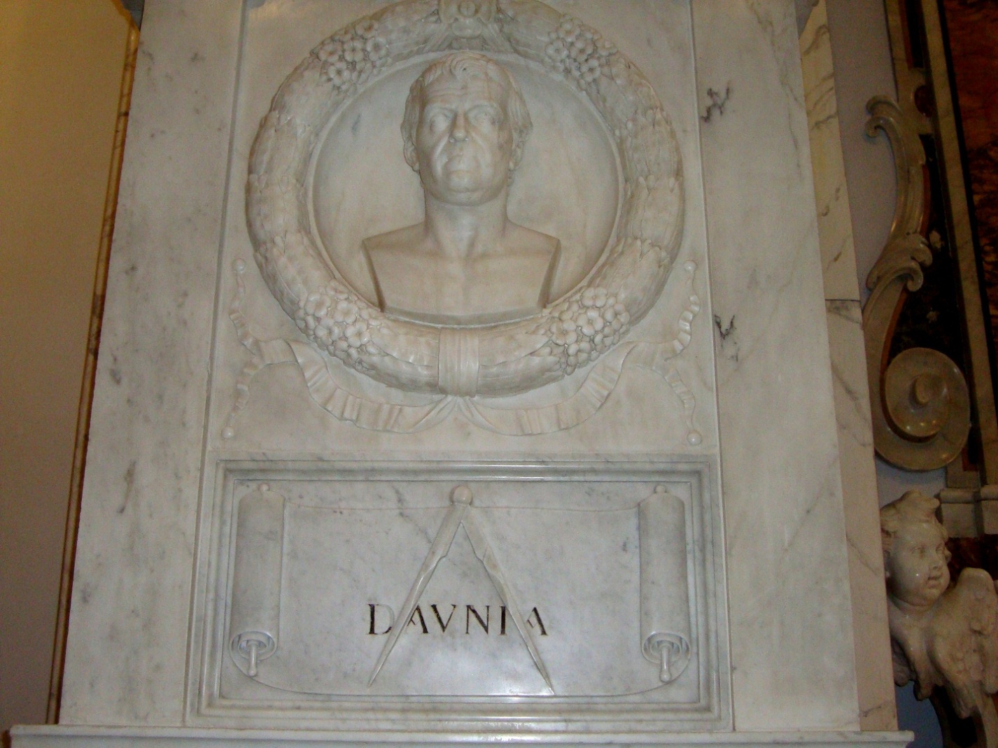 funeral monument in  the cathedral (5).JPG